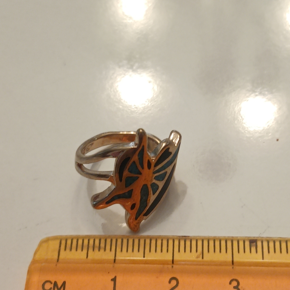 Ring - Picture 2 of 5